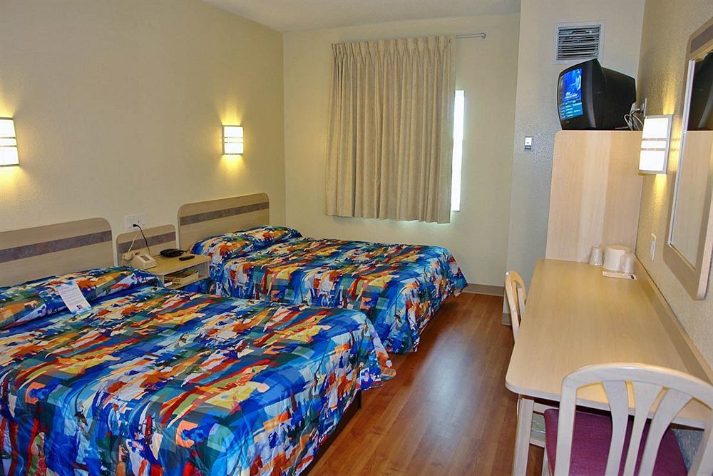 Motel 6-Whitby, On - Toronto East Exteriör bild