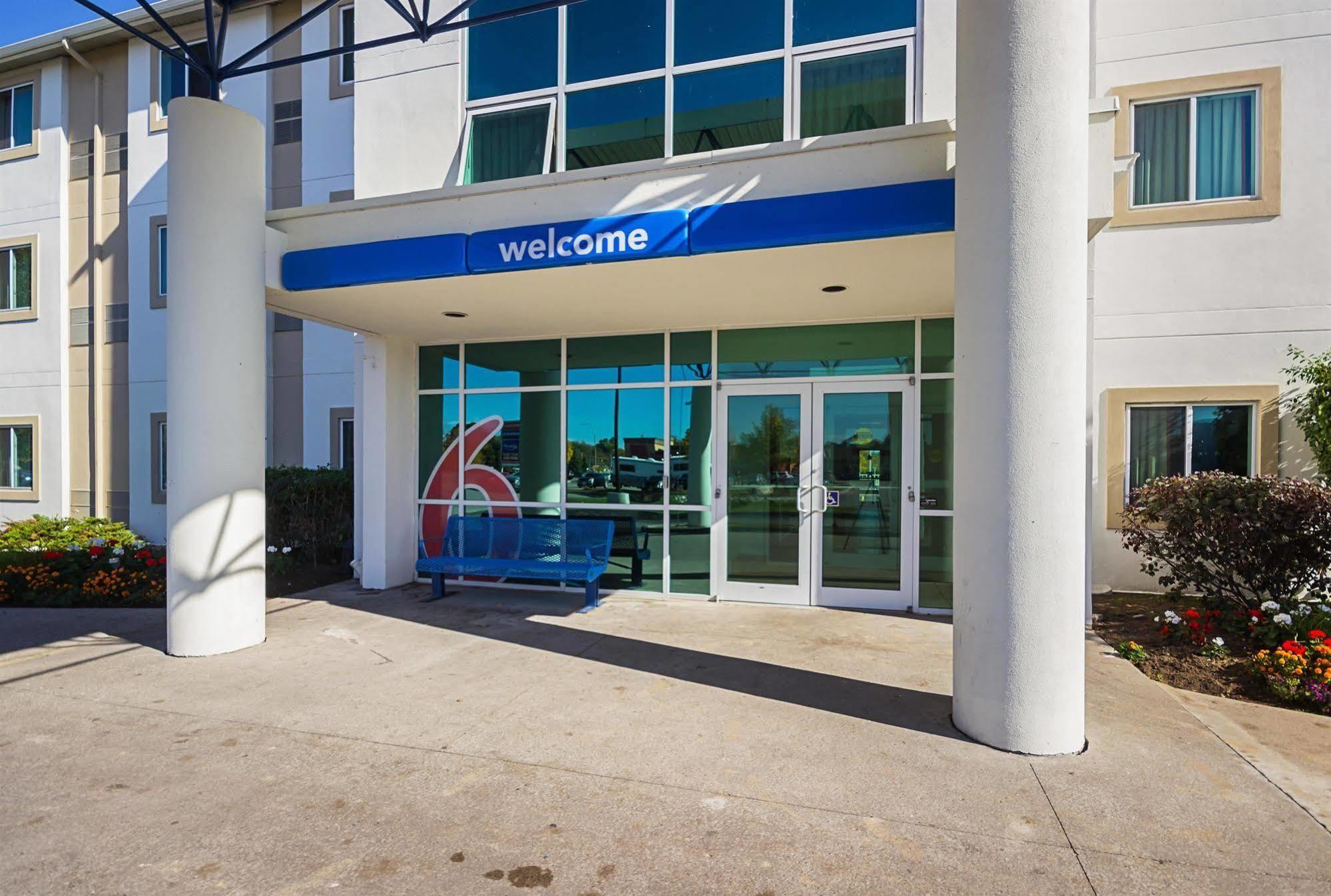 Motel 6-Whitby, On - Toronto East Exteriör bild