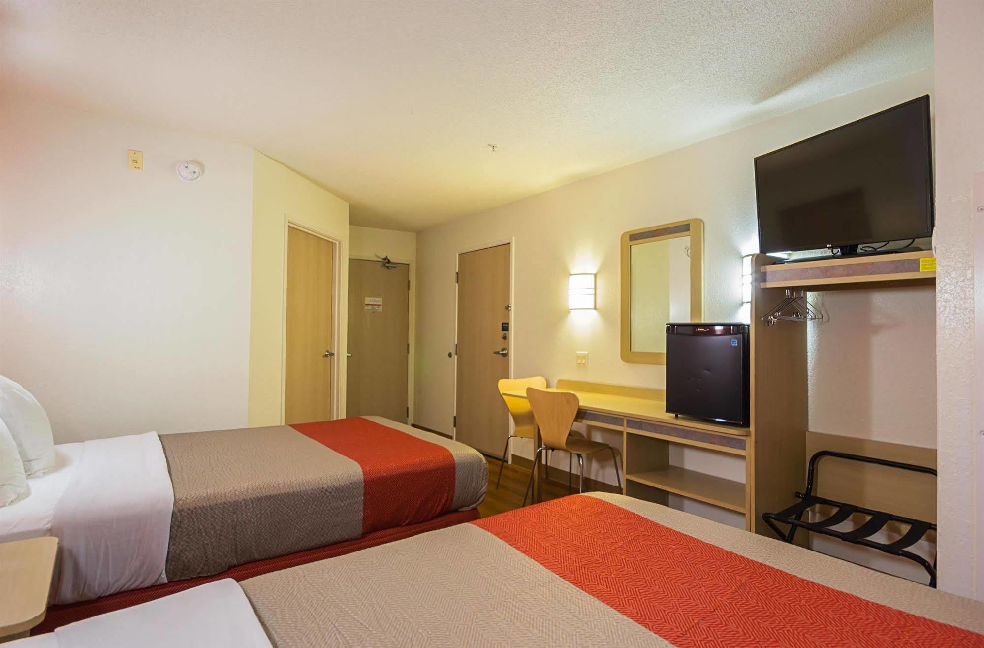 Motel 6-Whitby, On - Toronto East Exteriör bild