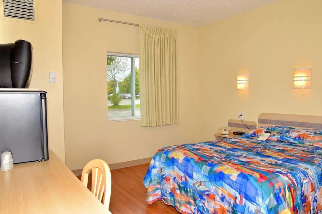Motel 6-Whitby, On - Toronto East Exteriör bild